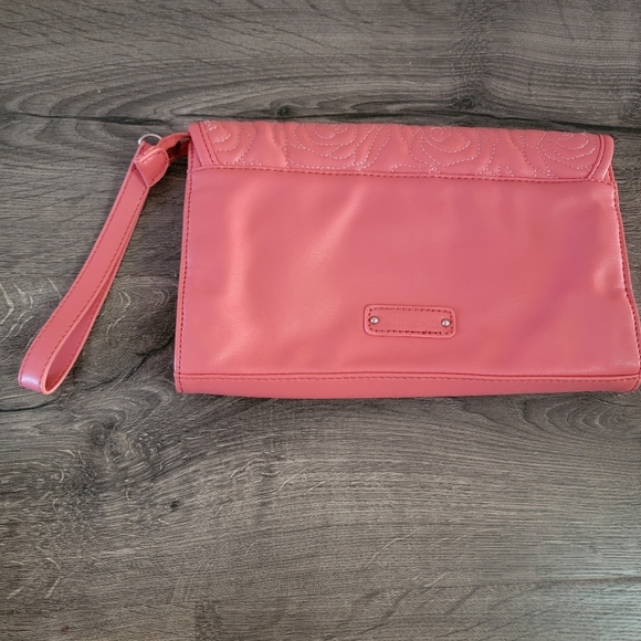 Nine & Co large wristlet - Picture 5 of 5